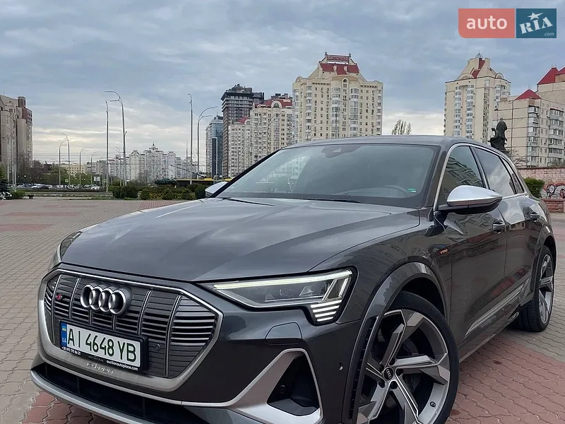 Audi e-tron S 2021