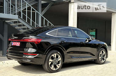 Позашляховик / Кросовер Audi e-tron Sportback 2022 в 