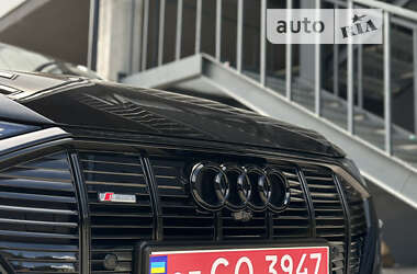 Позашляховик / Кросовер Audi e-tron Sportback 2022 в 