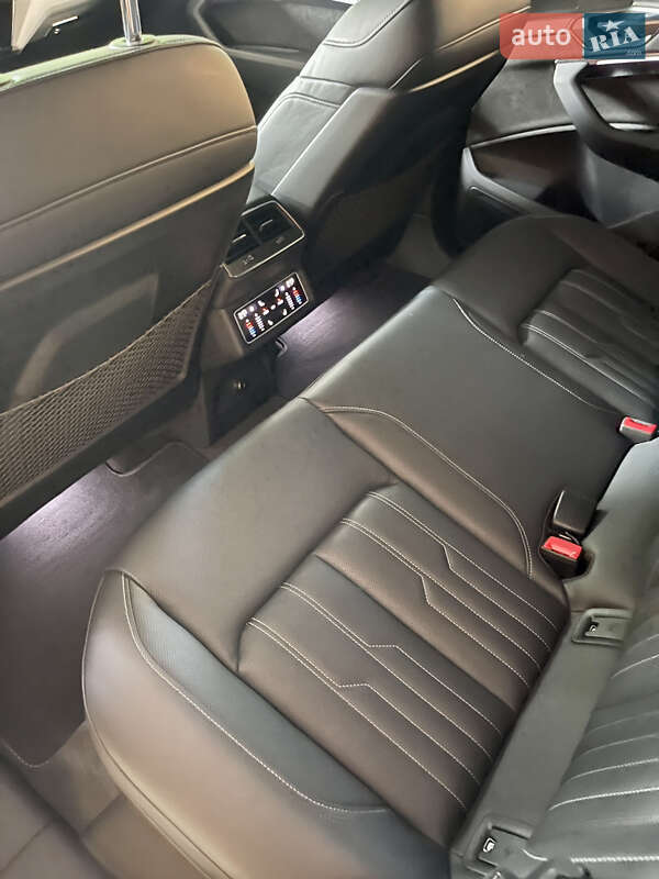 Позашляховик / Кросовер Audi e-tron Sportback 2021 в Києві