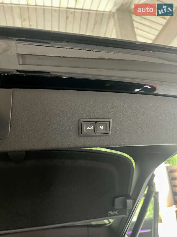 Позашляховик / Кросовер Audi e-tron Sportback 2021 в Києві