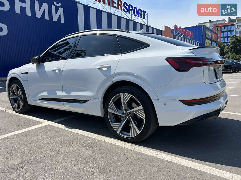 Позашляховик / Кросовер Audi e-tron Sportback 2021 в Ужгороді