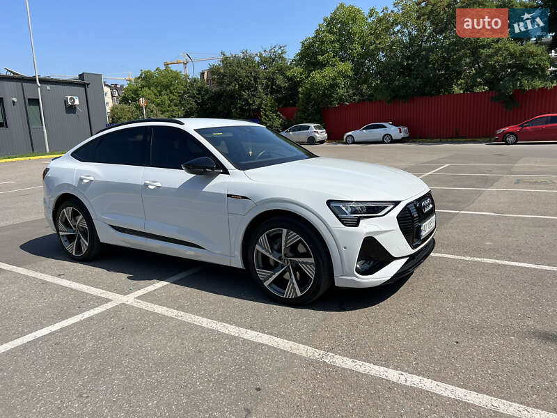 Позашляховик / Кросовер Audi e-tron Sportback 2021 в Ужгороді