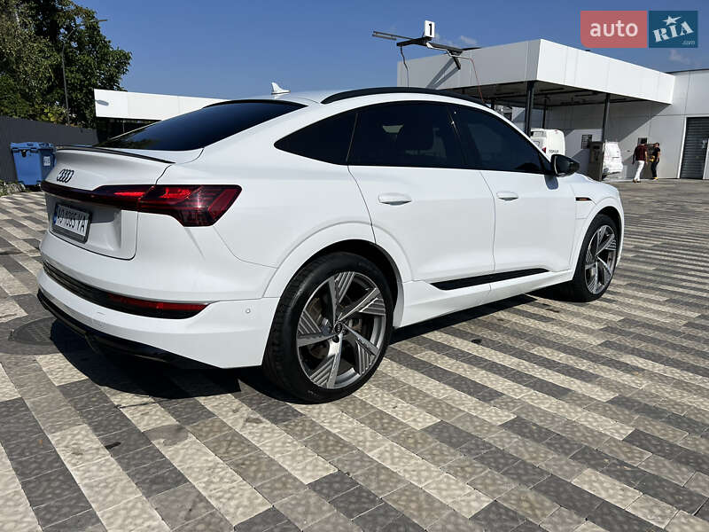 Позашляховик / Кросовер Audi e-tron Sportback 2021 в Ужгороді