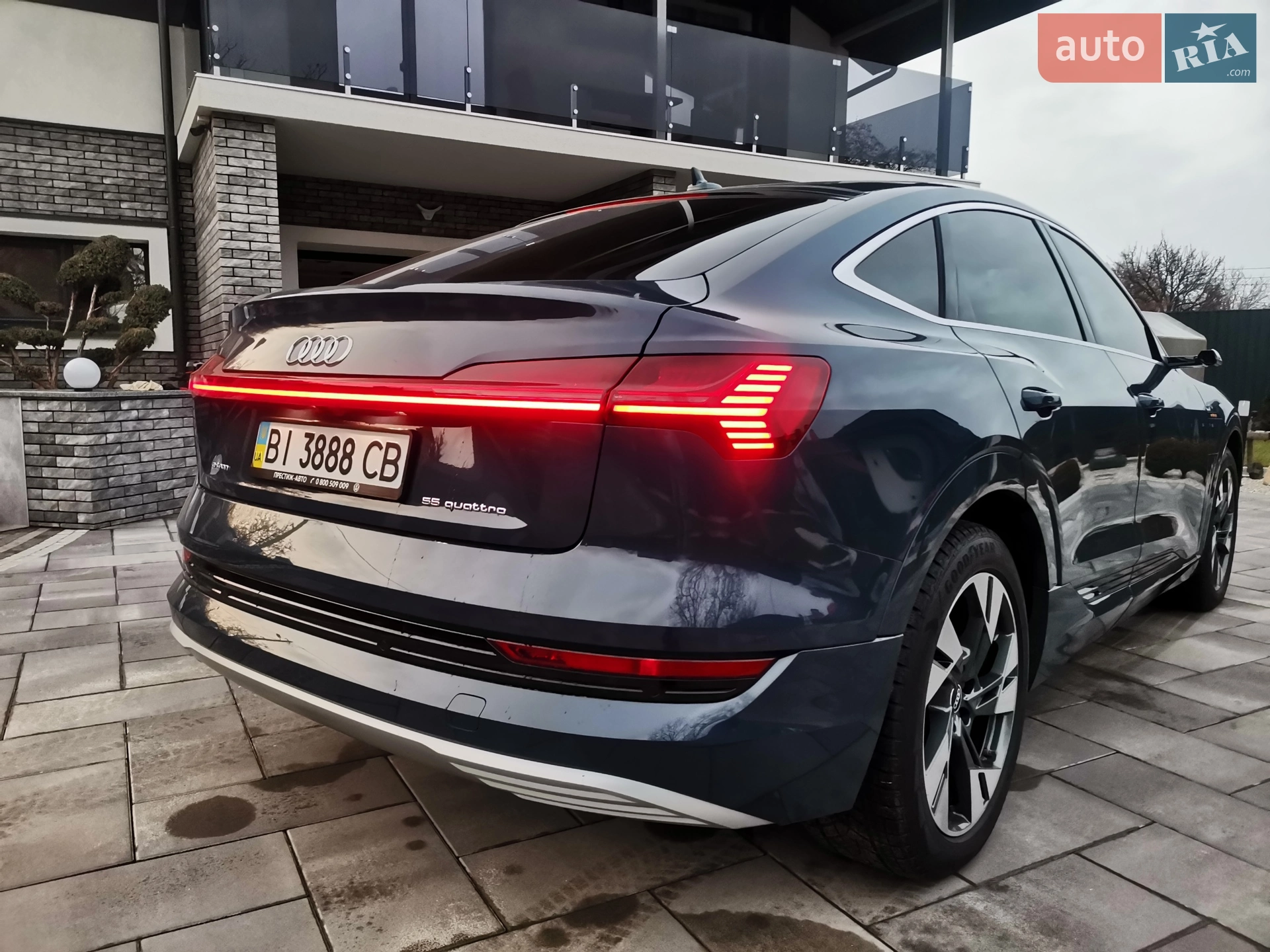 2020 Audi e-tron Sportback - фото 1