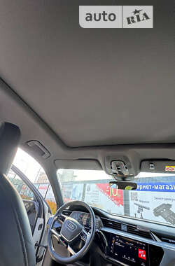 Позашляховик / Кросовер Audi e-tron Sportback 2020 в Вінниці