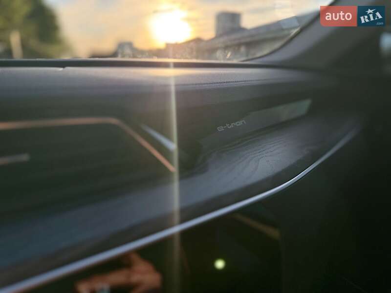 Позашляховик / Кросовер Audi e-tron Sportback 2020 в Львові