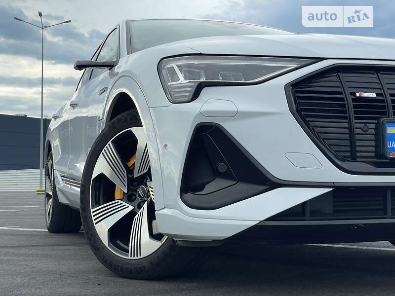 Позашляховик / Кросовер Audi e-tron Sportback 2020 в Львові