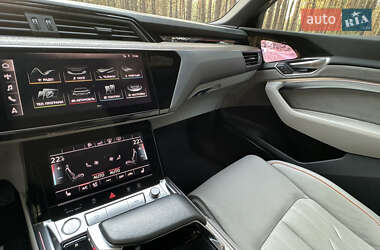 Внедорожник / Кроссовер Audi e-tron Sportback 2021 в 