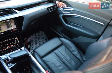 Внедорожник / Кроссовер Audi e-tron Sportback 2020 в 