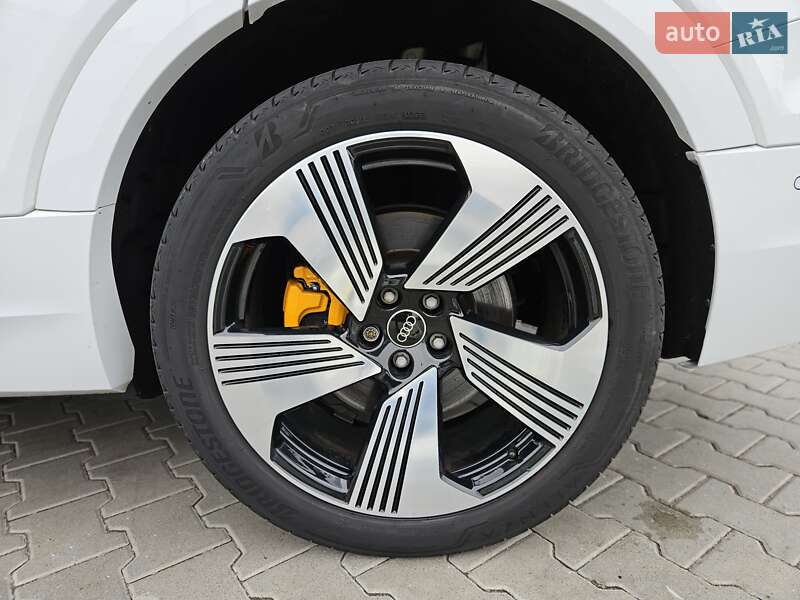 Внедорожник / Кроссовер Audi e-tron Sportback 2022 в Киеве
