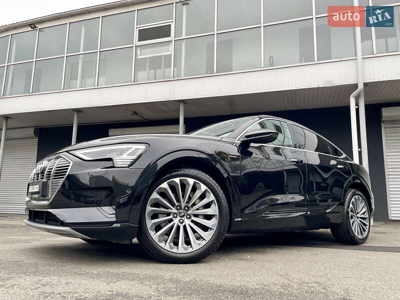 Позашляховик / Кросовер Audi e-tron Sportback 2021 в Києві