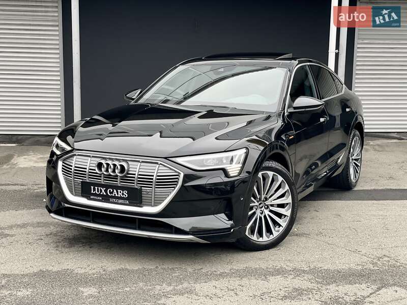 Позашляховик / Кросовер Audi e-tron Sportback 2021 в Києві
