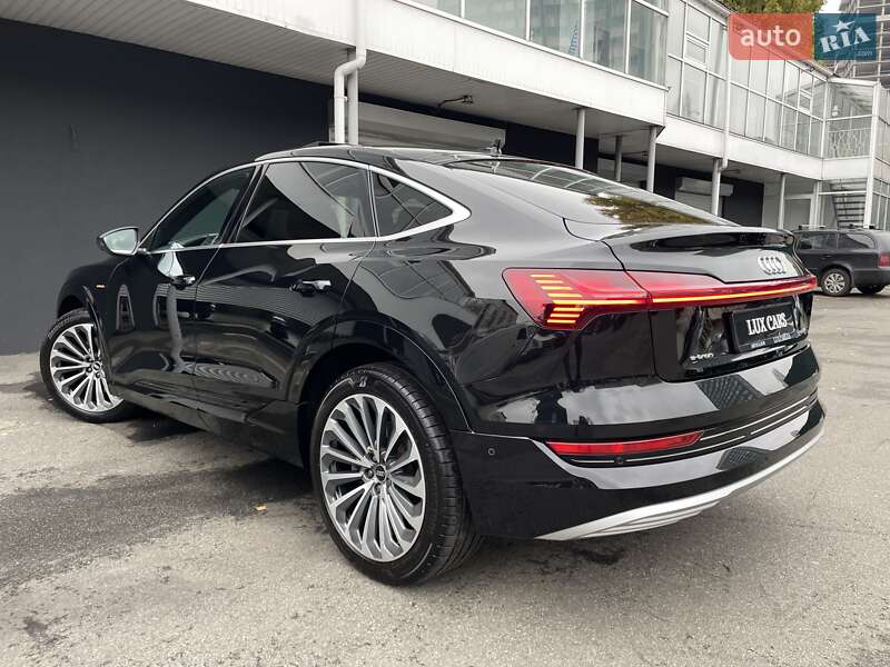 Позашляховик / Кросовер Audi e-tron Sportback 2021 в Києві