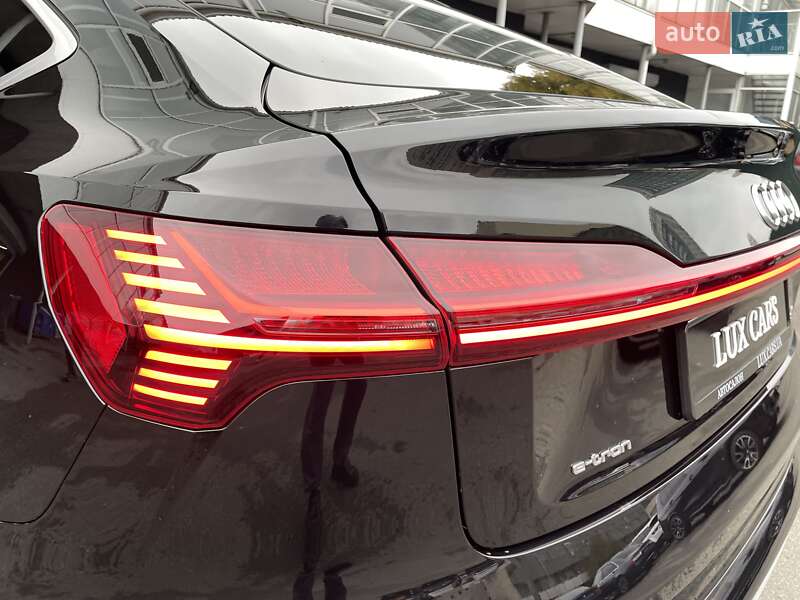 Позашляховик / Кросовер Audi e-tron Sportback 2021 в Києві