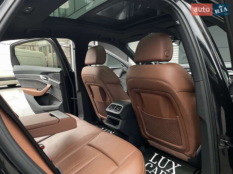 Позашляховик / Кросовер Audi e-tron Sportback 2021 в Києві