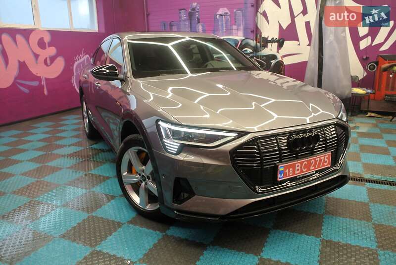 Позашляховик / Кросовер Audi e-tron Sportback 2021 в Києві фото 11 Позашляховик / Кросовер Audi e-tron Sportback 2021 в Києві