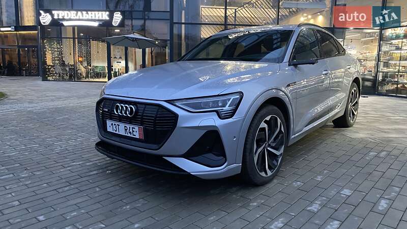 Позашляховик / Кросовер Audi e-tron Sportback 2020 в Ужгороді