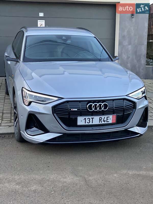 Позашляховик / Кросовер Audi e-tron Sportback 2020 в Ужгороді