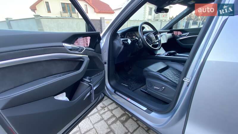 Позашляховик / Кросовер Audi e-tron Sportback 2020 в Ужгороді