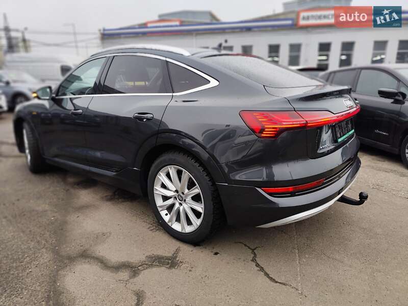 Позашляховик / Кросовер Audi e-tron Sportback 2020 в Києві
