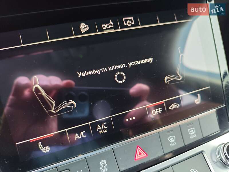 Позашляховик / Кросовер Audi e-tron Sportback 2020 в Києві