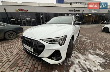 Позашляховик / Кросовер Audi e-tron Sportback 2021 в 