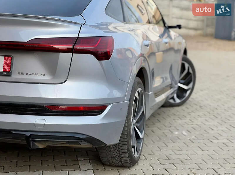 Позашляховик / Кросовер Audi e-tron Sportback 2020 в Ужгороді
