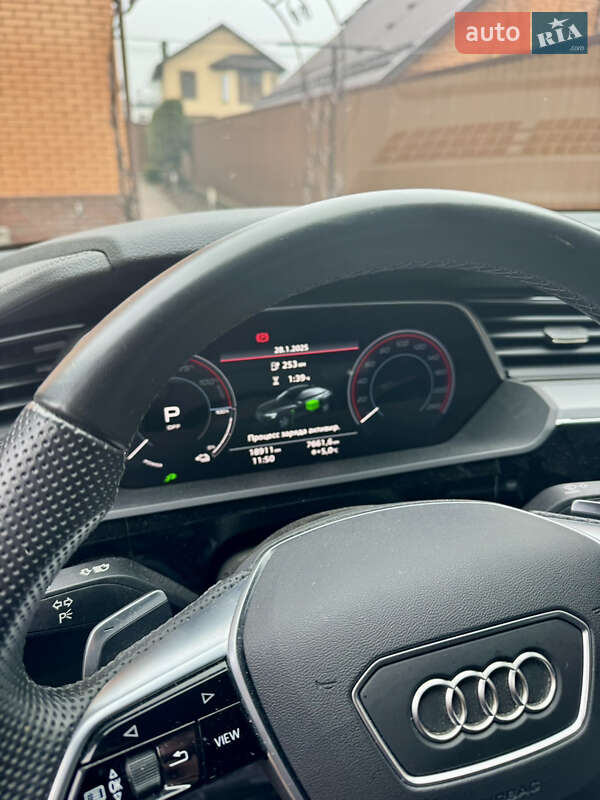 Позашляховик / Кросовер Audi e-tron Sportback 2022 в Вінниці