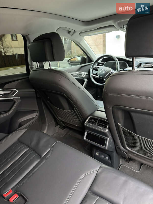 Позашляховик / Кросовер Audi e-tron Sportback 2020 в Львові