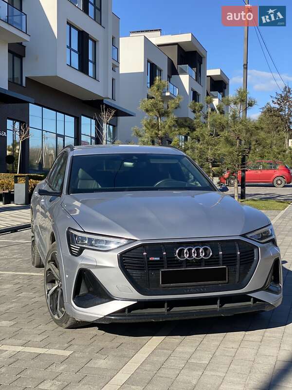 Позашляховик / Кросовер Audi e-tron Sportback 2020 в Ужгороді