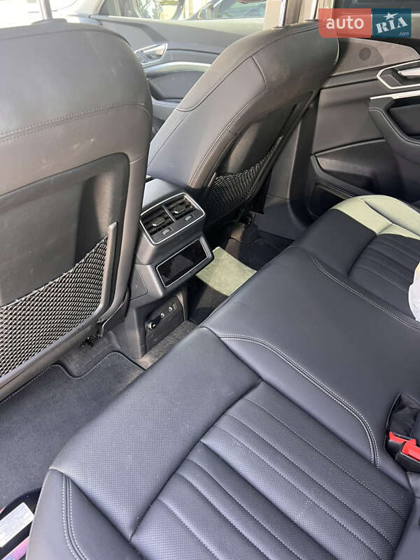 Позашляховик / Кросовер Audi e-tron Sportback 2022 в Львові