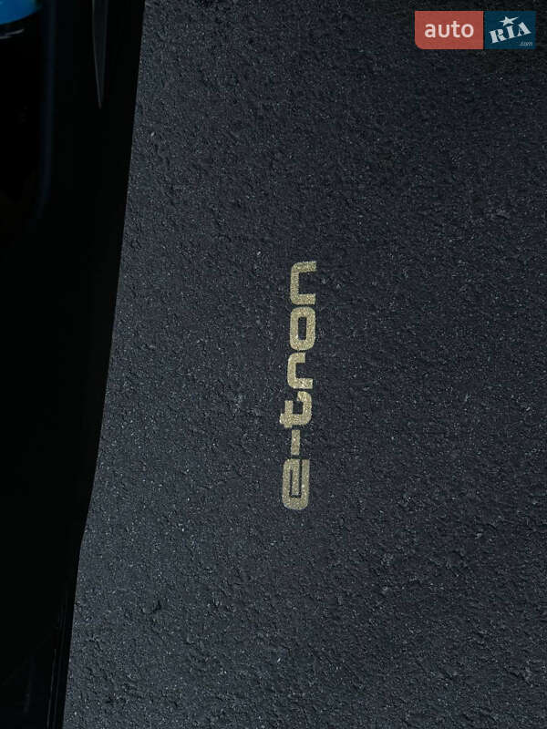 Внедорожник / Кроссовер Audi e-tron Sportback 2020 в Львове