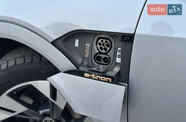 Позашляховик / Кросовер Audi e-tron Sportback 2021 в 