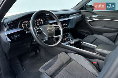 Позашляховик / Кросовер Audi e-tron Sportback 2021 в 