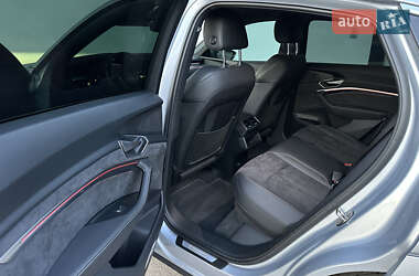 Позашляховик / Кросовер Audi e-tron Sportback 2021 в 