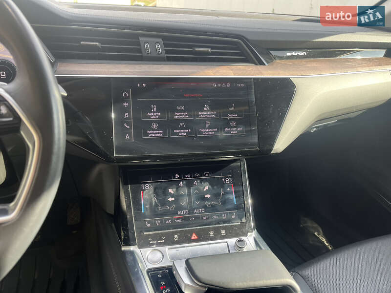 Позашляховик / Кросовер Audi e-tron Sportback 2020 в Львові фото 15 Позашляховик / Кросовер Audi e-tron Sportback 2020 в Львові