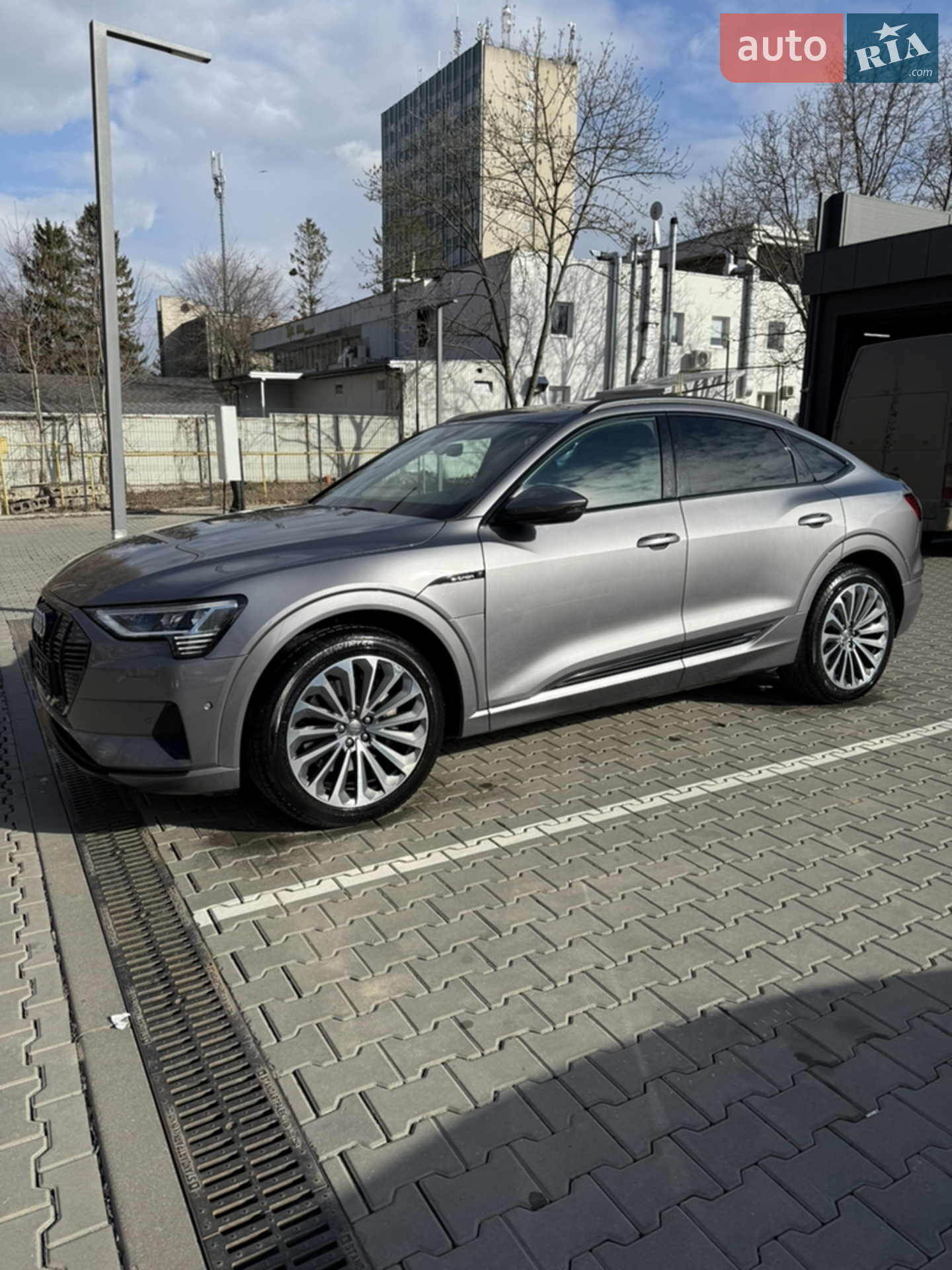2020 Audi e-tron Sportback - мініатюра 3