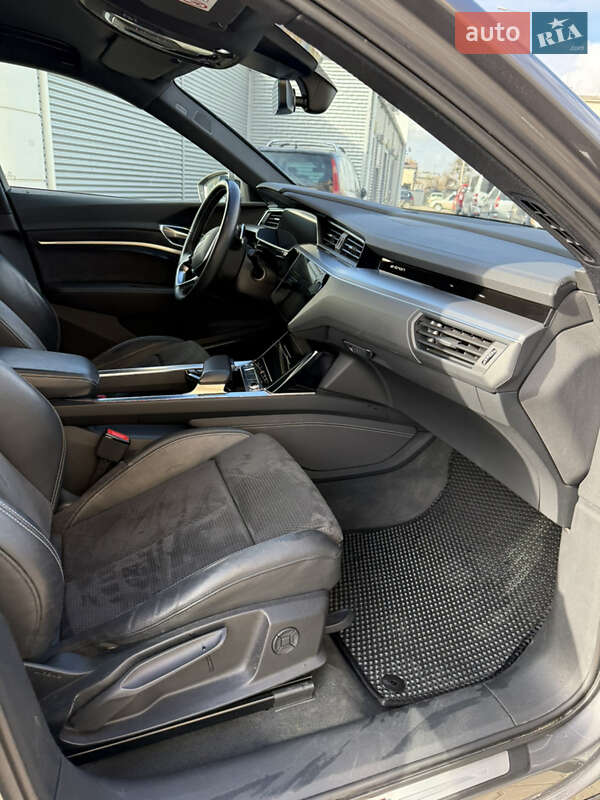 Позашляховик / Кросовер Audi e-tron Sportback 2020 в Чернівцях фото 45 Позашляховик / Кросовер Audi e-tron Sportback 2020 в Чернівцях