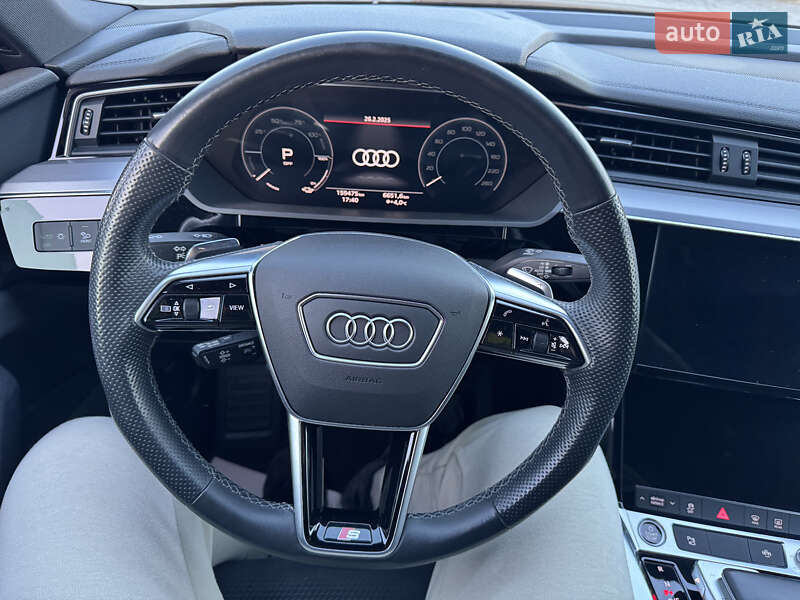 Внедорожник / Кроссовер Audi e-tron Sportback 2022 в Дубно