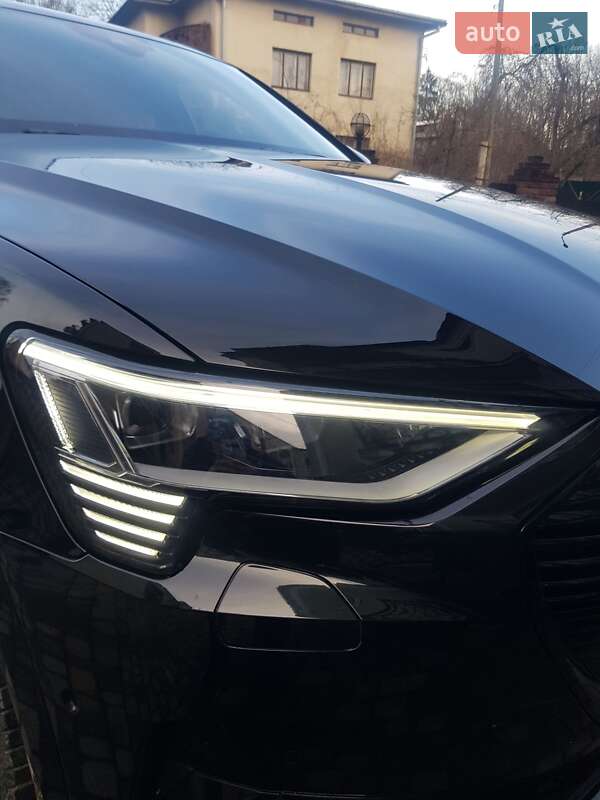 Позашляховик / Кросовер Audi e-tron Sportback 2020 в Коломиї