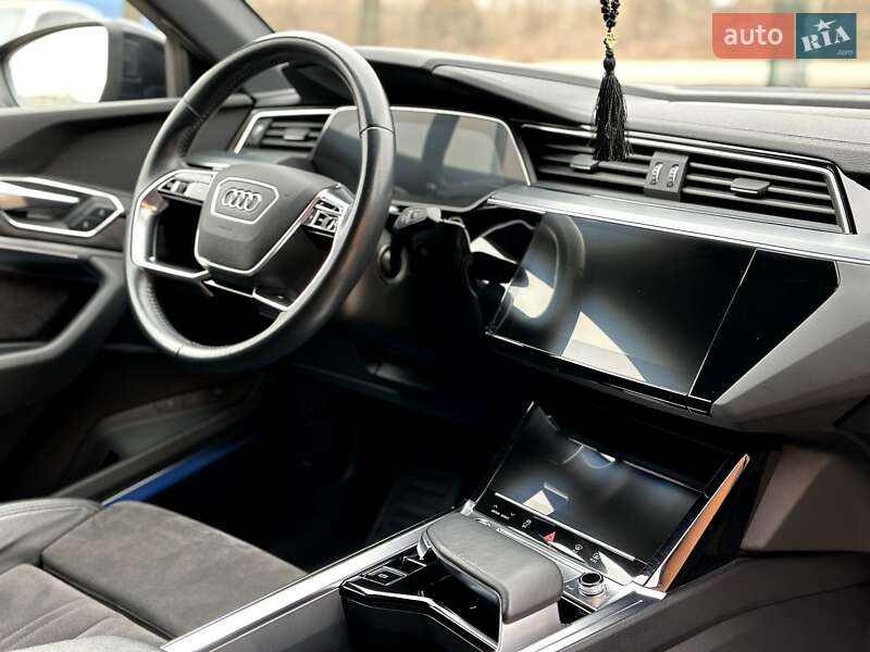 Позашляховик / Кросовер Audi e-tron Sportback 2020 в Коломиї