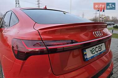 Позашляховик / Кросовер Audi e-tron Sportback 2021 в Києві