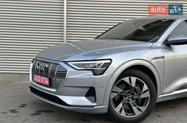 Позашляховик / Кросовер Audi e-tron Sportback 2021 в 