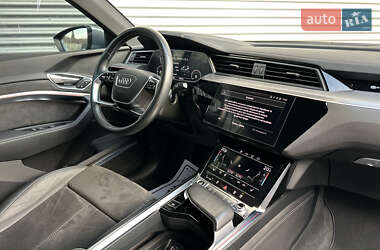 Позашляховик / Кросовер Audi e-tron Sportback 2021 в 