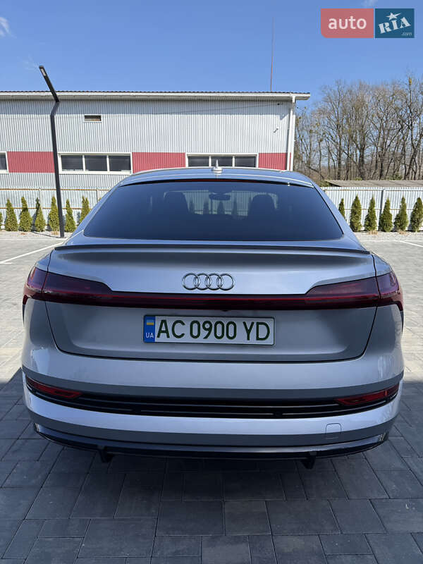 Позашляховик / Кросовер Audi e-tron Sportback 2021 в Луцьку