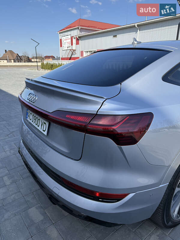 Позашляховик / Кросовер Audi e-tron Sportback 2021 в Луцьку