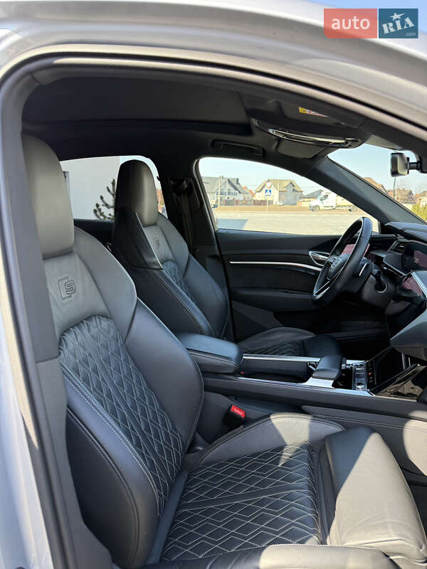 Позашляховик / Кросовер Audi e-tron Sportback 2021 в Луцьку