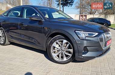 Позашляховик / Кросовер Audi e-tron Sportback 2021 в 