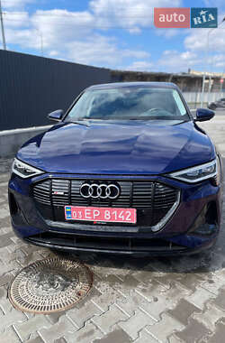 Позашляховик / Кросовер Audi e-tron Sportback 2021 в 
